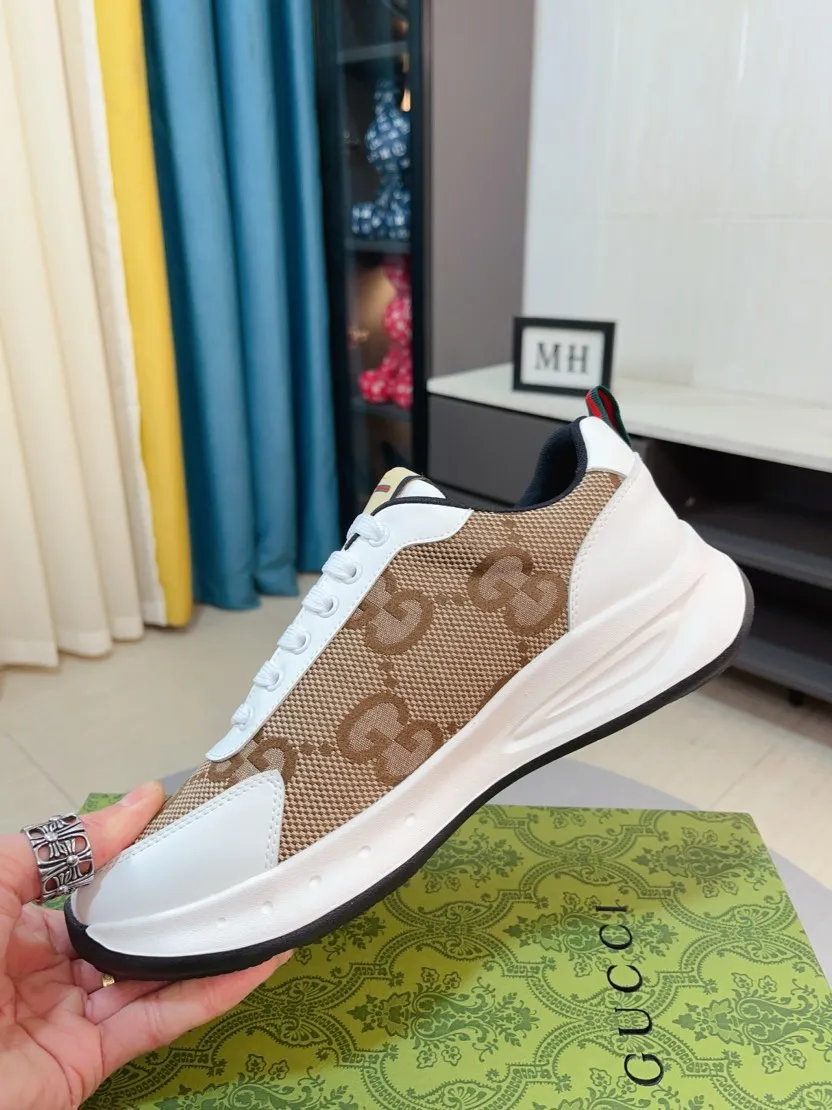 Men's shoes 💰440🌹🌹[GUCCI] Gucci's new lace-up casual men's shoes are on the market first, and the materials and workmanship are superior to all versions on the market. The highest quality shipped first-layer cowhide with imported original perforated materials➕Genuine leather lining, privately molded soft outsole, high foot comfort, imported special materials highlight the brand's unique charm, high-end customization 38-44